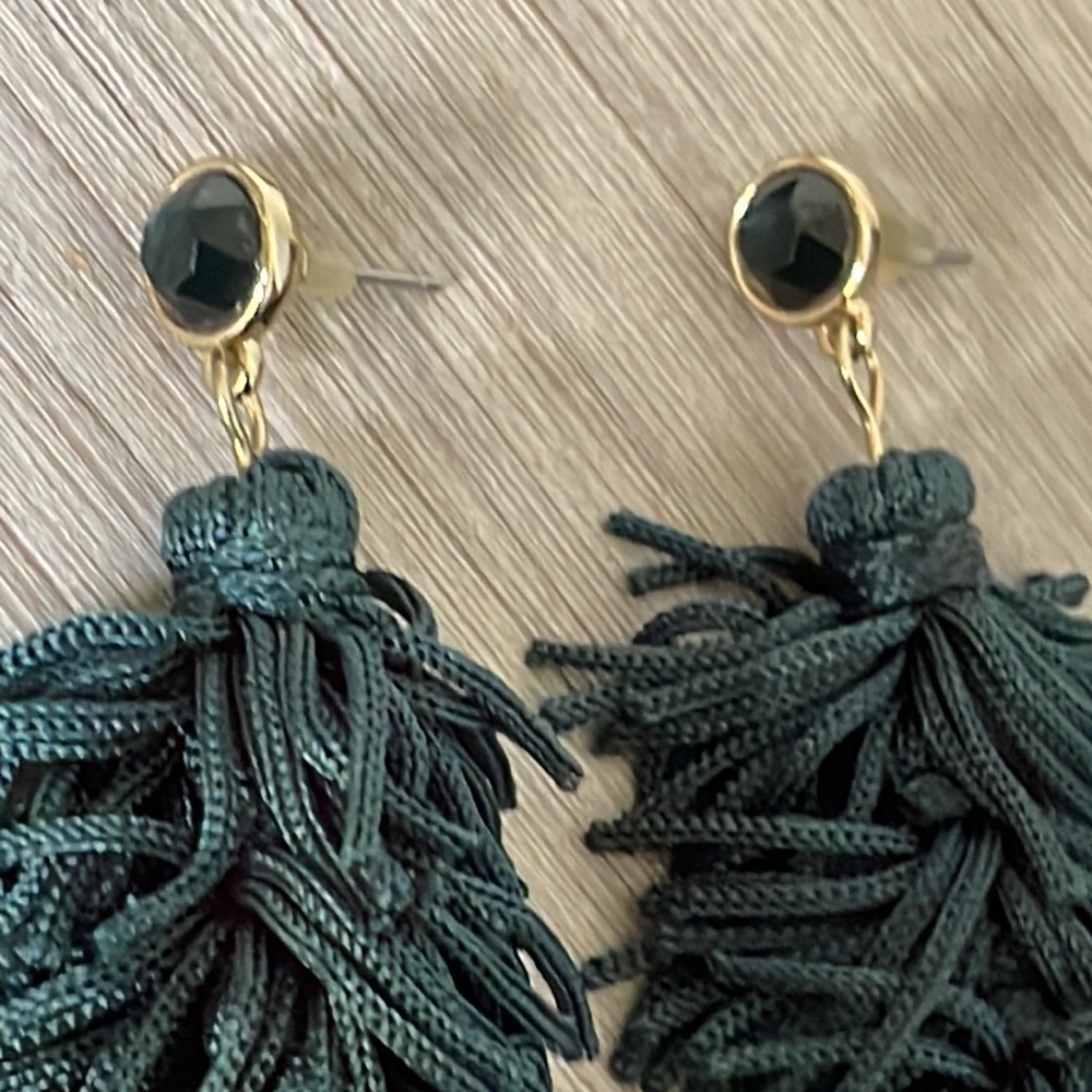 Bundle of gold fashion earrings - Picture 3 of 10